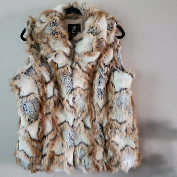 Rachel Zoe Jackets & Blazers - Rachel Zoe Faux Fur Vest Size M